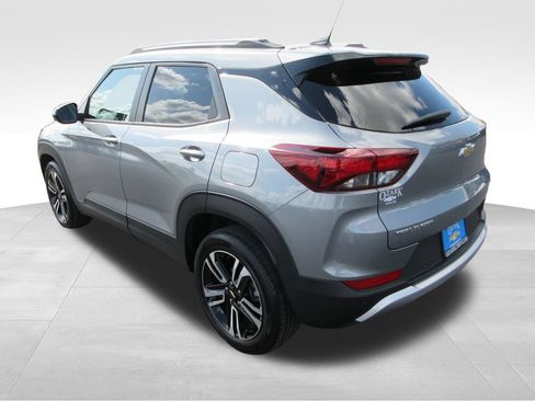 Certified 2026 Chevrolet TrailBlazer LT w/ LT Cold Weather Package FWD image 3