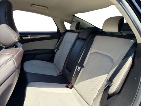 Used 2019 Ford Fusion SE w/ Equipment Group 151A image 13