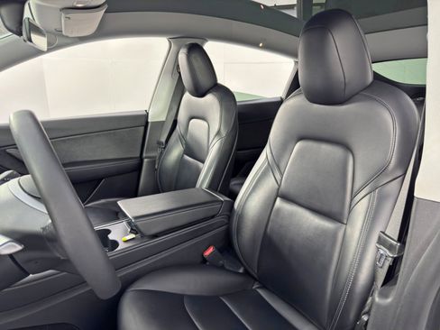 Used 2021 Tesla Model Y Long Range image 39