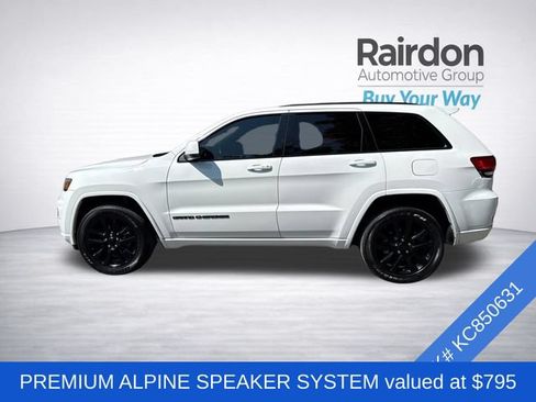Used 2019 Jeep Grand Cherokee Altitude AWD/4WD image 4
