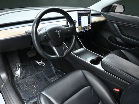 Used 2018 Tesla Model 3 Long Range image 10