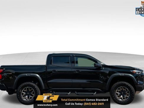 Used 2025 Chevrolet Colorado ZR2 w/ Technology Package AWD/4WD image 5