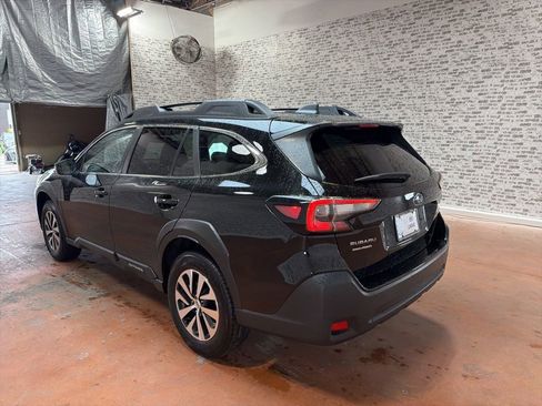 Used 2023 Subaru Outback Premium AWD/4WD image 5