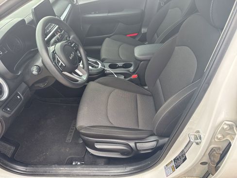 Used 2023 Kia Forte LXS image 10