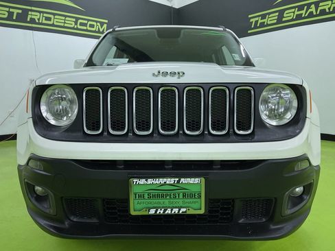 Used 2017 Jeep Renegade Latitude AWD/4WD image 3