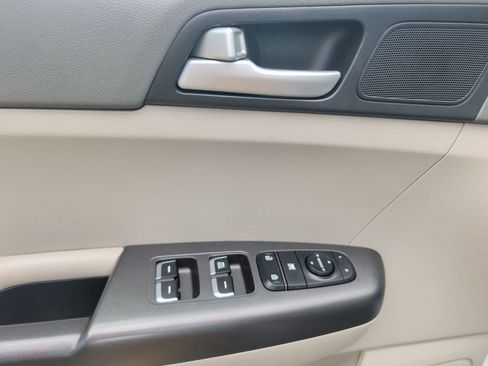 Used 2018 Kia Sportage LX FWD image 10