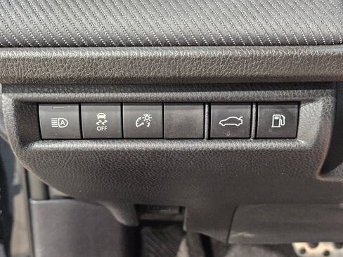 Used 2025 Toyota Camry SE FWD image 25