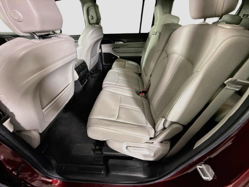Used 2022 Jeep Wagoneer Series II w/ Premium Group I AWD/4WD image 28