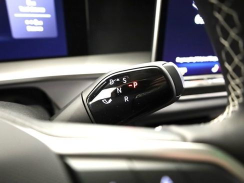 New 2026 Volkswagen Tiguan SE image 27