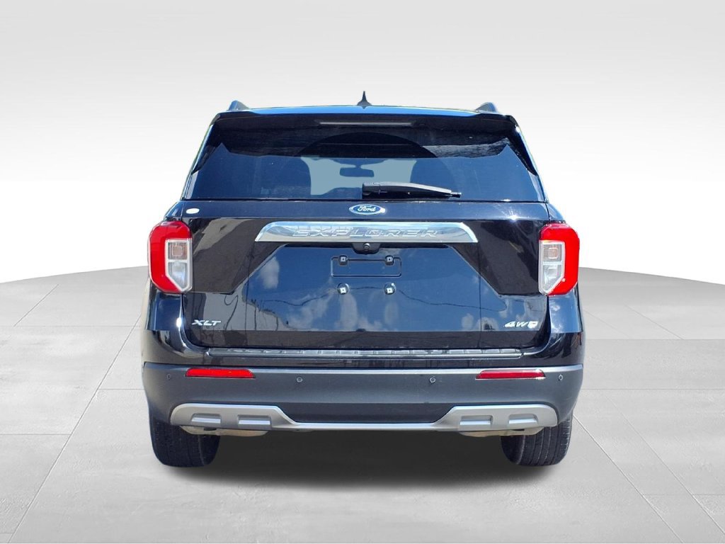 Used 2022 Ford Explorer XLT w/ Equipment Group 202A AWD/4WD image 30