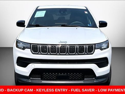 Used 2023 Jeep Compass Sport AWD/4WD image 2