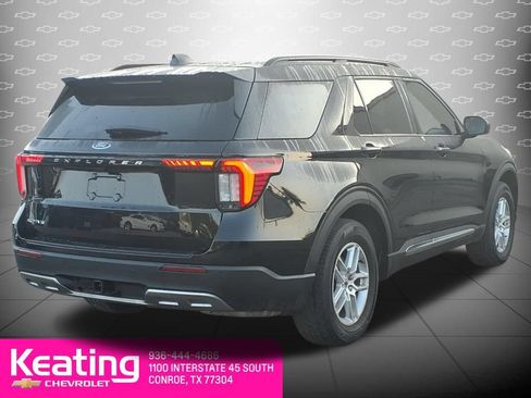 Used 2025 Ford Explorer Active w/ Active Comfort Package RWD image 6