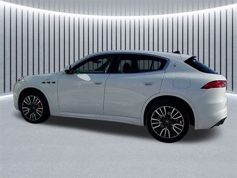 Certified 2024 Maserati Grecale GT image 14