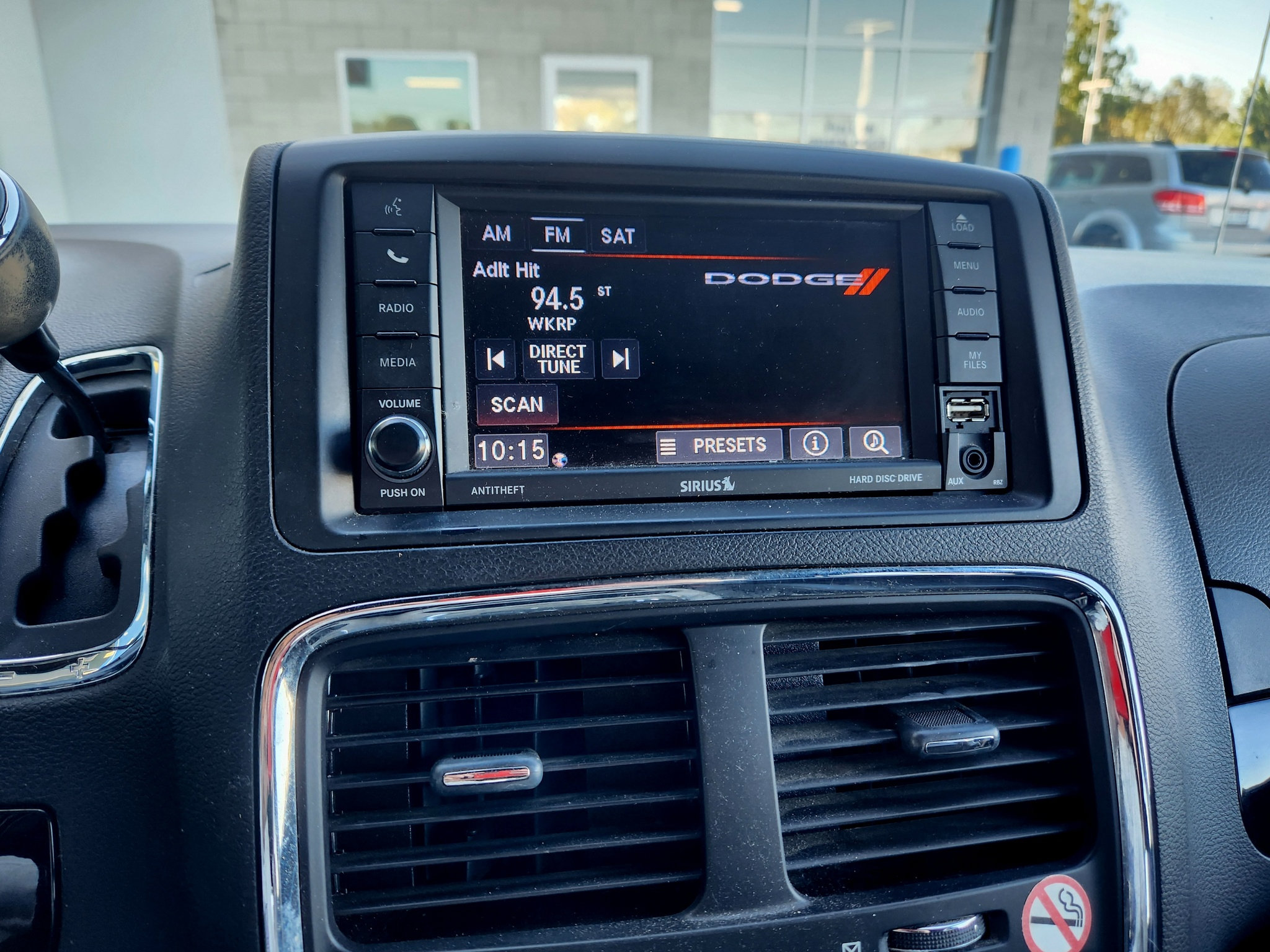 Used 2019 Dodge Grand Caravan SXT FWD image 4