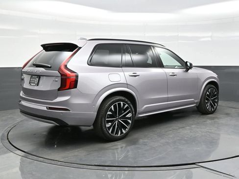 Used 2026 Volvo XC90 T8 Ultra AWD/4WD image 7