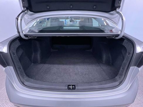 Used 2025 Toyota Corolla LE FWD image 40
