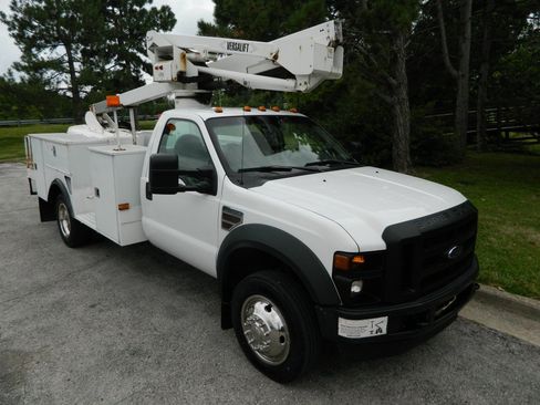 Used 2008 Ford F550 2WD Regular Cab Super Duty image 3