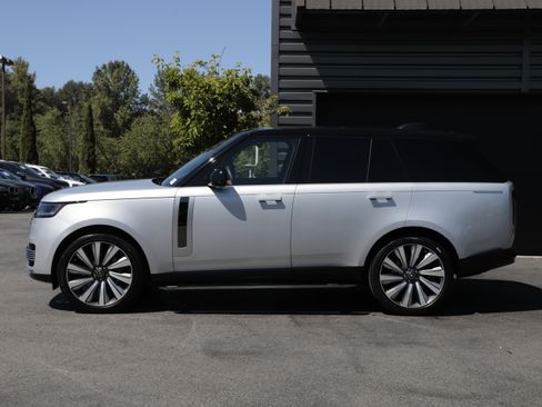 Certified 2025 Land Rover Range Rover SV AWD/4WD image 7