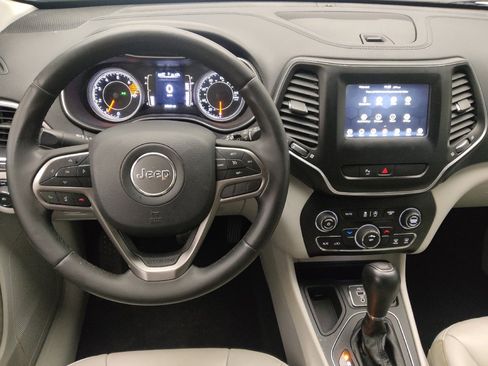 Used 2020 Jeep Cherokee Latitude Plus image 22