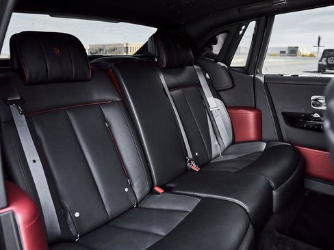 Used 2024 Rolls-Royce Phantom Sedan RWD image 59
