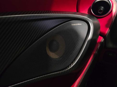 Used 2019 McLaren 570S image 32