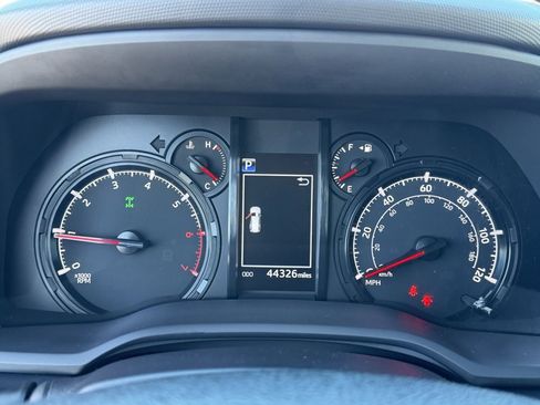 Used 2020 Toyota 4Runner SR5 image 25