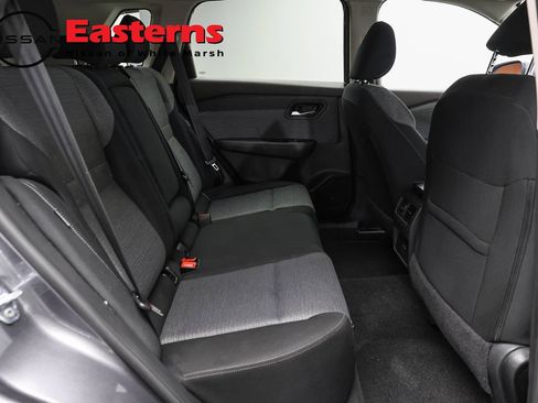 Used 2023 Nissan Rogue SV AWD/4WD image 23