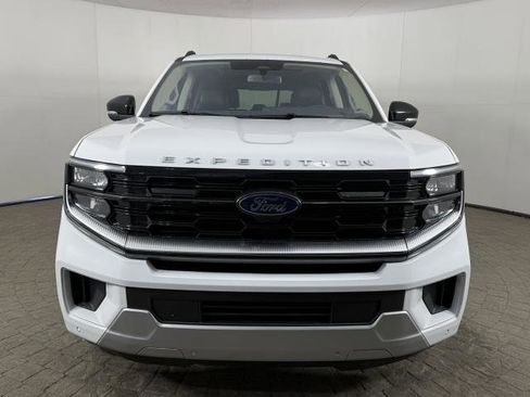 Certified 2025 Ford Expedition Platinum AWD/4WD image 2