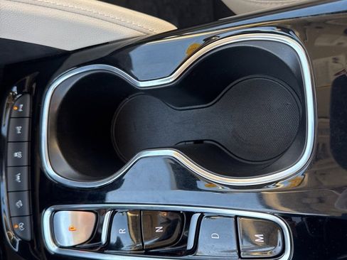 Used 2023 Buick Envision Avenir image 23