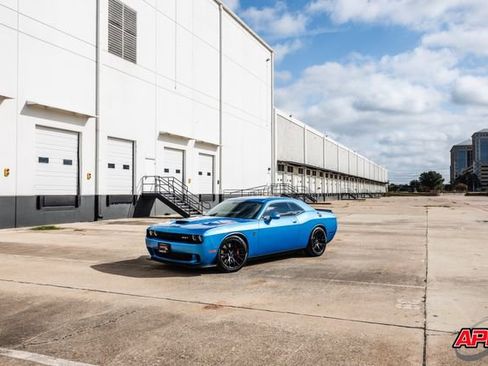 Used 2015 Dodge Challenger SRT Hellcat image 41