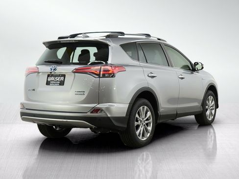 Used 2017 Toyota RAV4 Limited AWD/4WD image 5
