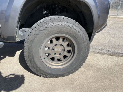 Used 2021 Toyota Tacoma SR5 image 41