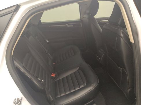 Used 2020 Ford Fusion SEL FWD image 19