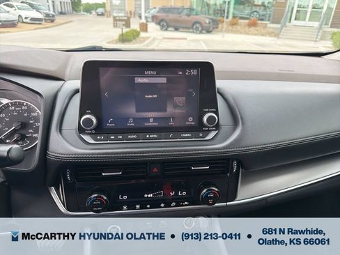 Used 2021 Nissan Rogue SV FWD image 8