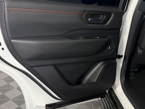 Used 2025 Nissan Armada SL w/ Captain's Chari Seat Package image 31