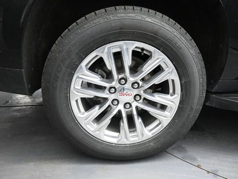 Used 2024 GMC Yukon XL SLT image 18