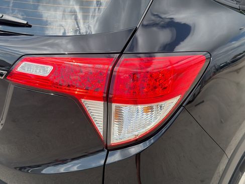 Certified 2022 Honda HR-V LX image 26