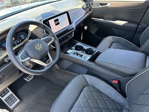 Certified 2026 Volkswagen Atlas SEL Premium R-Line AWD/4WD image 16