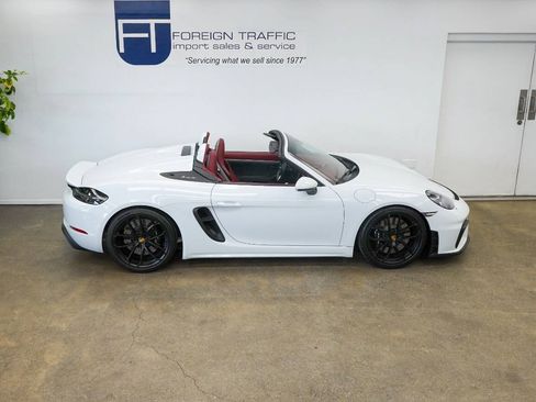 Used 2020 Porsche 718 Boxster Spyder RWD image 36