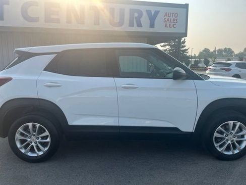 Used 2024 Chevrolet TrailBlazer LS w/ LS Convenience Package AWD/4WD image 14