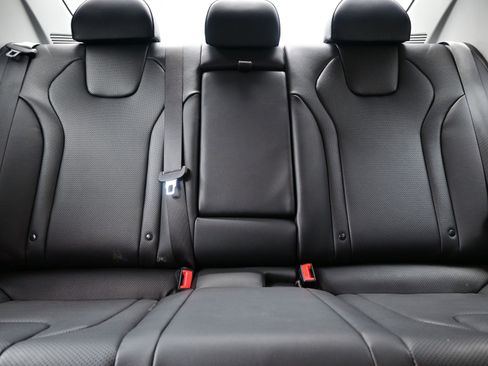 Certified 2025 Hyundai Elantra Limited image 16