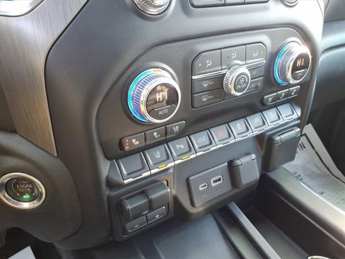 Used 2020 GMC Sierra 2500 Denali w/ Denali Ultimate Package image 19