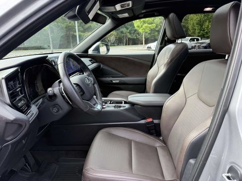 Used 2025 Lexus TX 350 AWD w/ Technology Package image 13