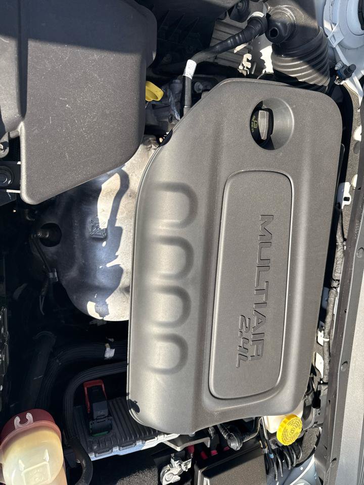 Used 2019 Jeep Cherokee Latitude w/ Popular Appearance Group FWD image 24