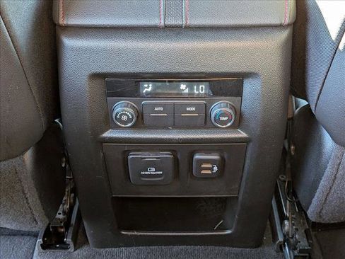 Certified 2023 Chevrolet Traverse RS image 16