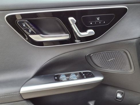 Used 2024 Mercedes-Benz C 300 Sedan image 12