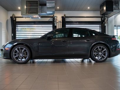 New 2025 Porsche Panamera 4