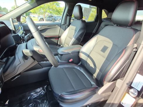 Used 2025 Ford Escape ST-Line Select AWD/4WD image 10