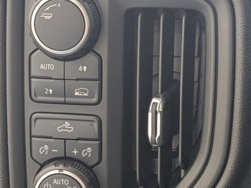 Certified 2022 Chevrolet Silverado 1500 Custom image 15