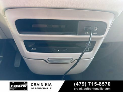 Used 2019 Chrysler Pacifica Touring-L Plus image 19